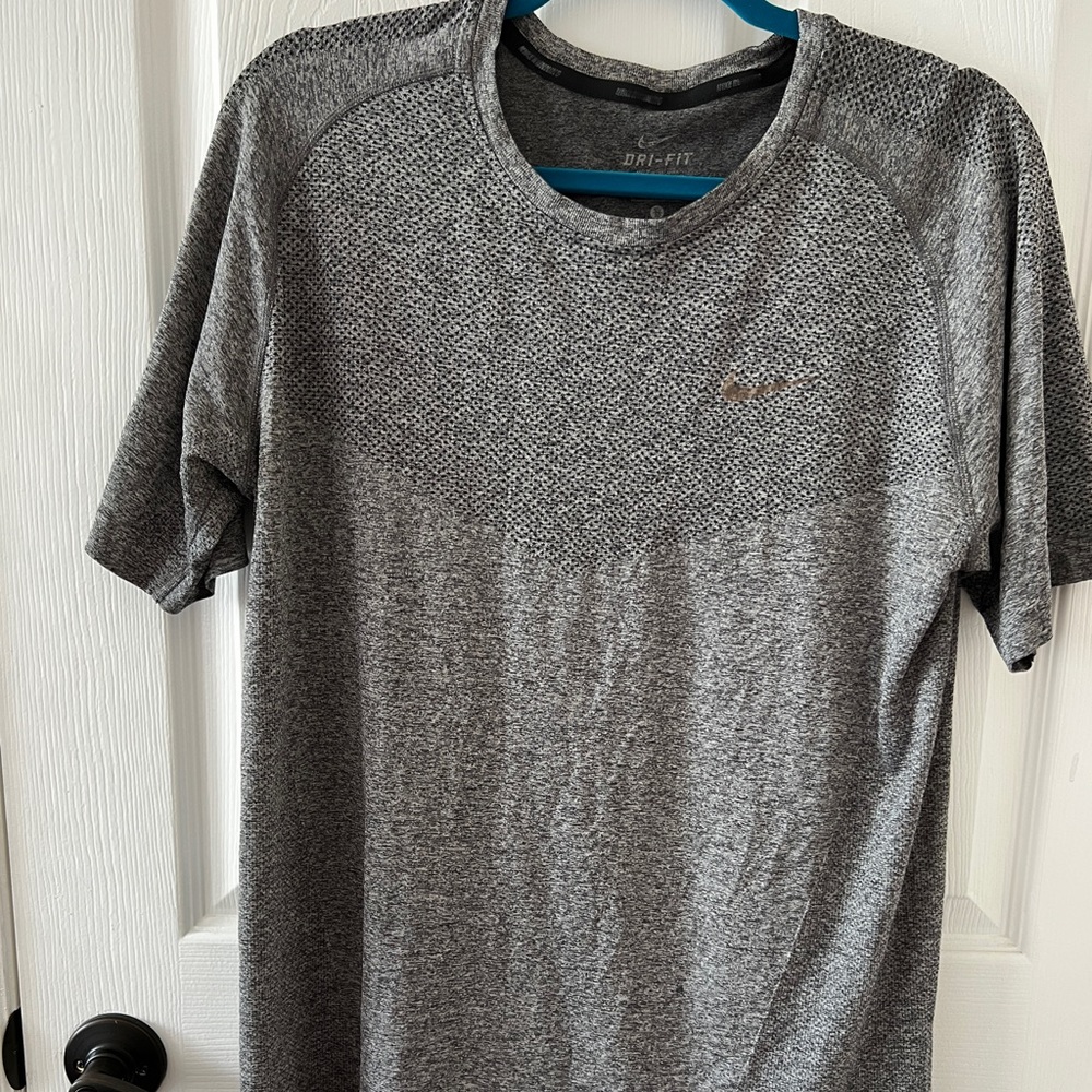 Nike men’s short sleeve T-shirt